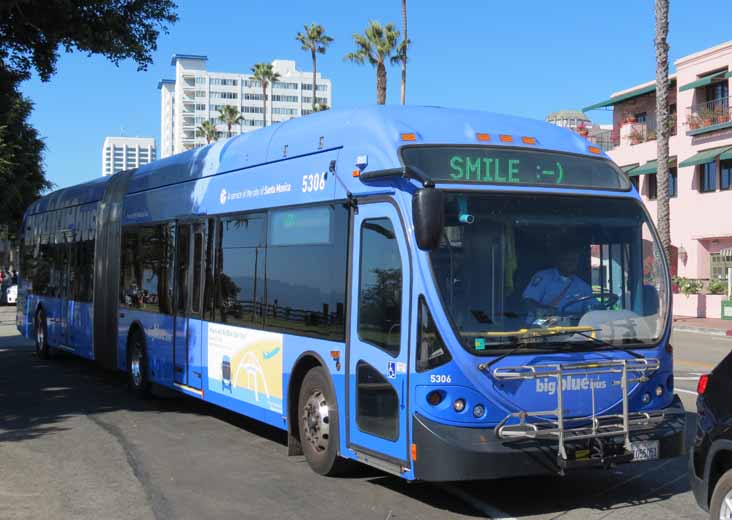 Santa Monica Big blue bus NABI 60-BRT 5306